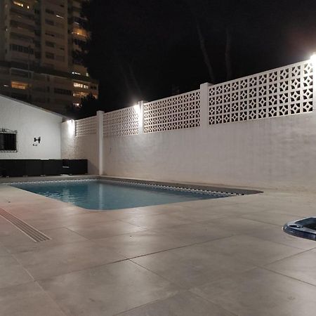 Villa Con Piscina A Un Paso De La Playa 베니돔 외부 사진